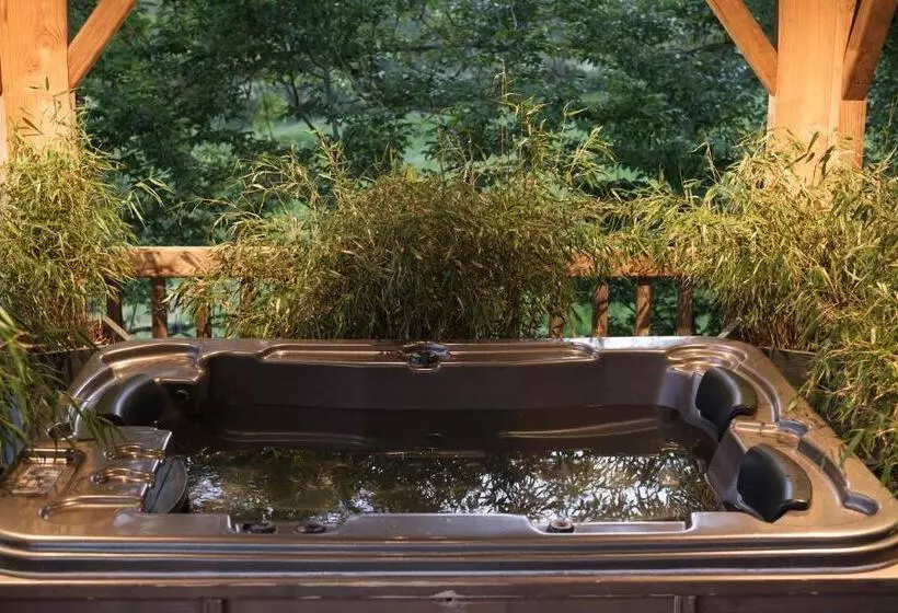 デラックスルーム, Le Domaine Des Prés Verts Suites & Chambres Avec Jacuzzi Privatif
