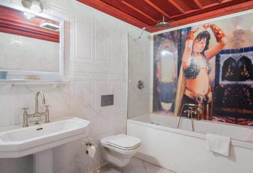 豪华房间带漩涡浴缸, Cappadocia Minia Cave