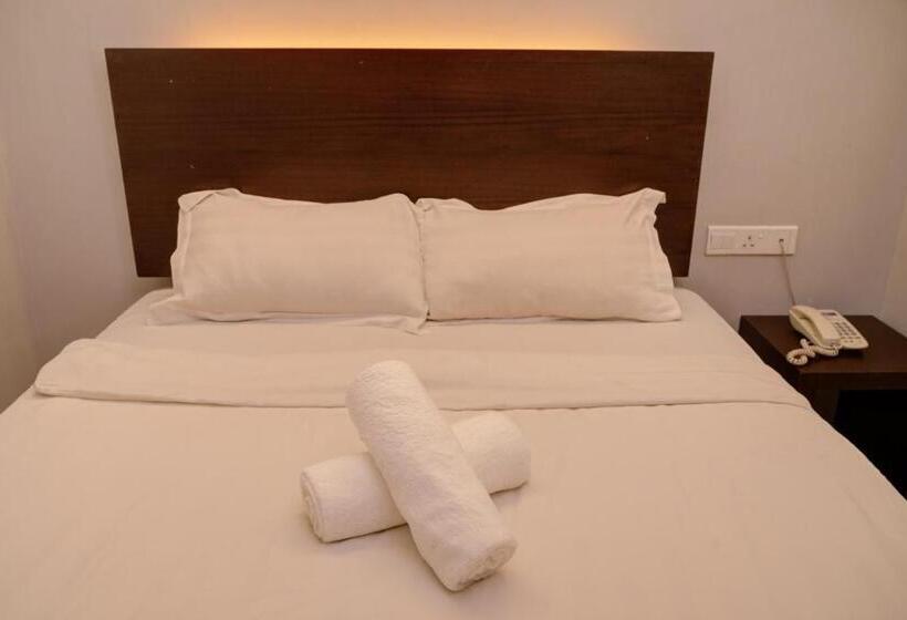 Номер Стандарт, New Town Suites At Bandar Sunway