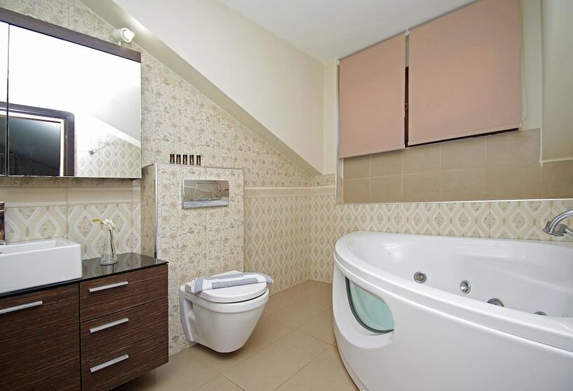 Deluxe Suite Sea View, Principal New Leisure