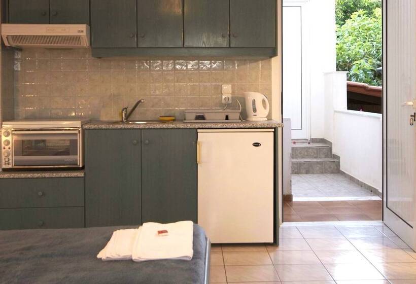 סטודיו סטנדרט נוף לים, Sarikampos Beach