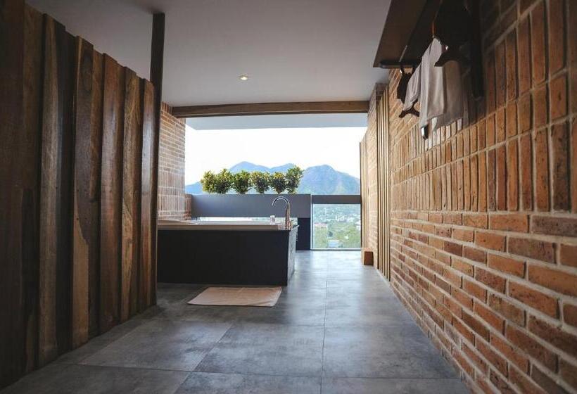 سوییت خانوادگی, Seasing Boutique