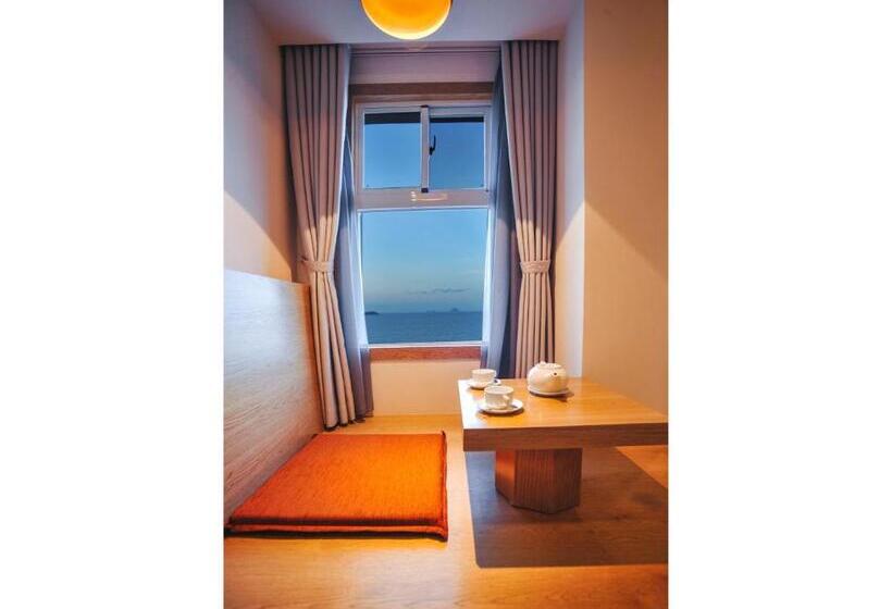 اتاق لوکس با چشم‌انداز دریا, Seasing Boutique