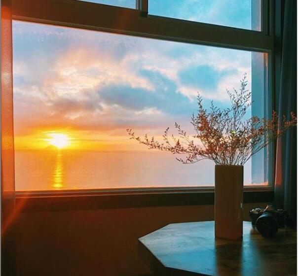 اتاق لوکس با چشم‌انداز دریا, Seasing Boutique