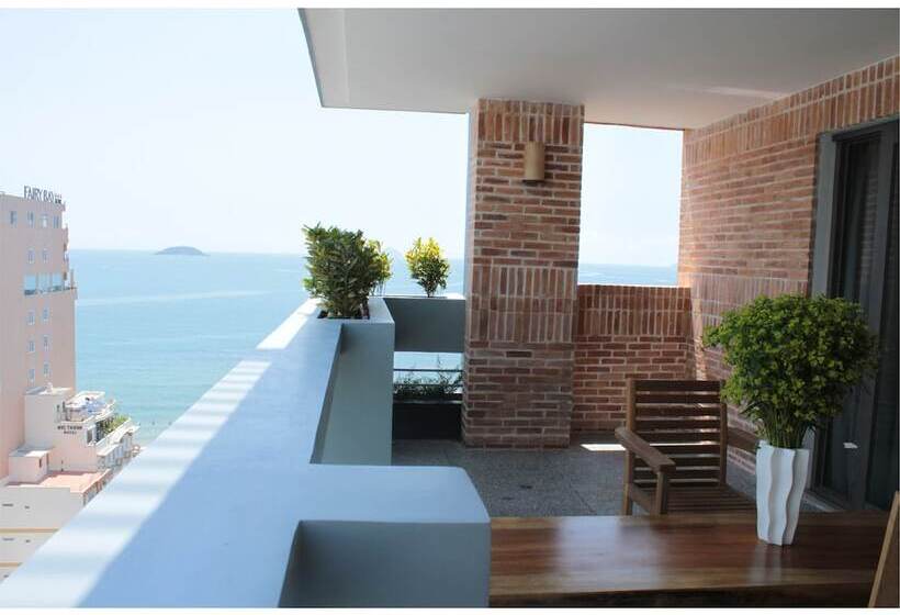 سوییت خانوادگی, Seasing Boutique