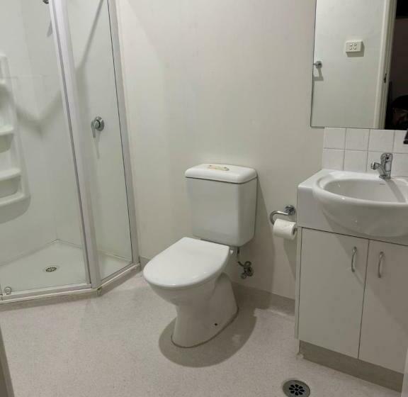 标准单人间, Star Bar Cafe &