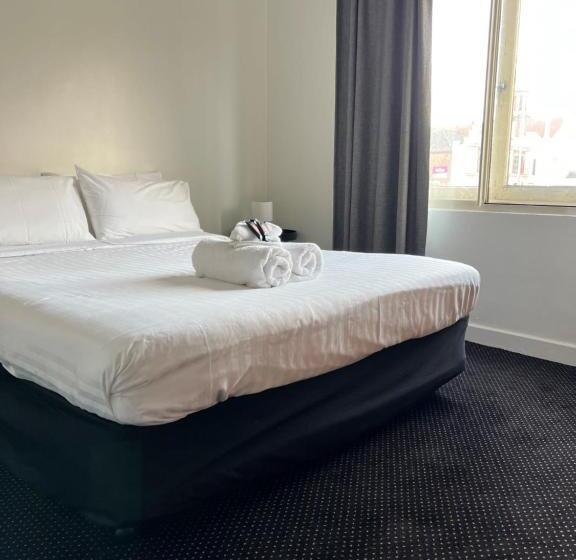 标准间, Star Bar Cafe &