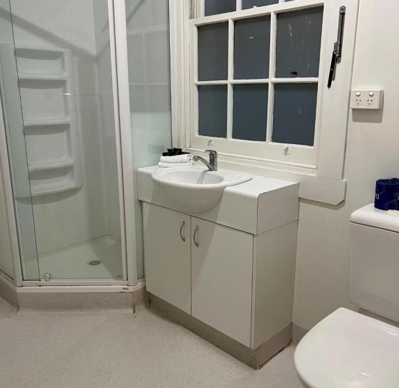 标准间, Star Bar Cafe &