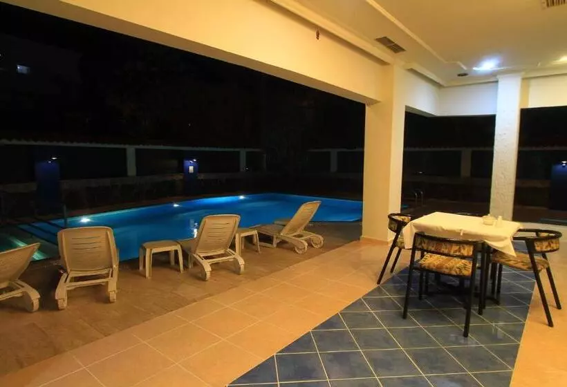 Perhesviitti, Marigold Otel