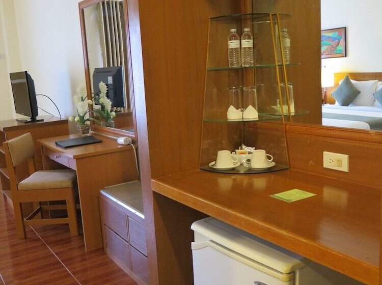 חדר דלוקס נוף לאגם, The Suites At Mount Malarayat