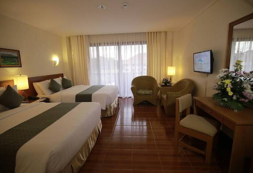 חדר דלוקס נוף לאגם, The Suites At Mount Malarayat