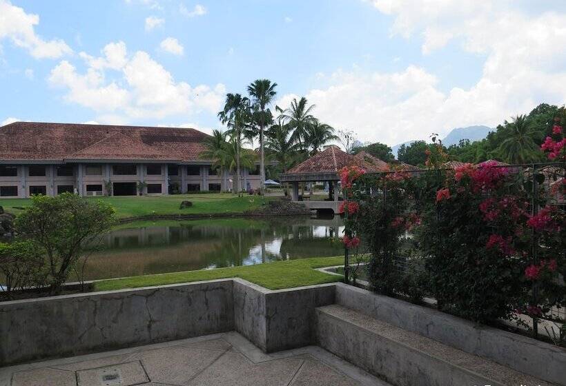 חדר דלוקס נוף לאגם, The Suites At Mount Malarayat