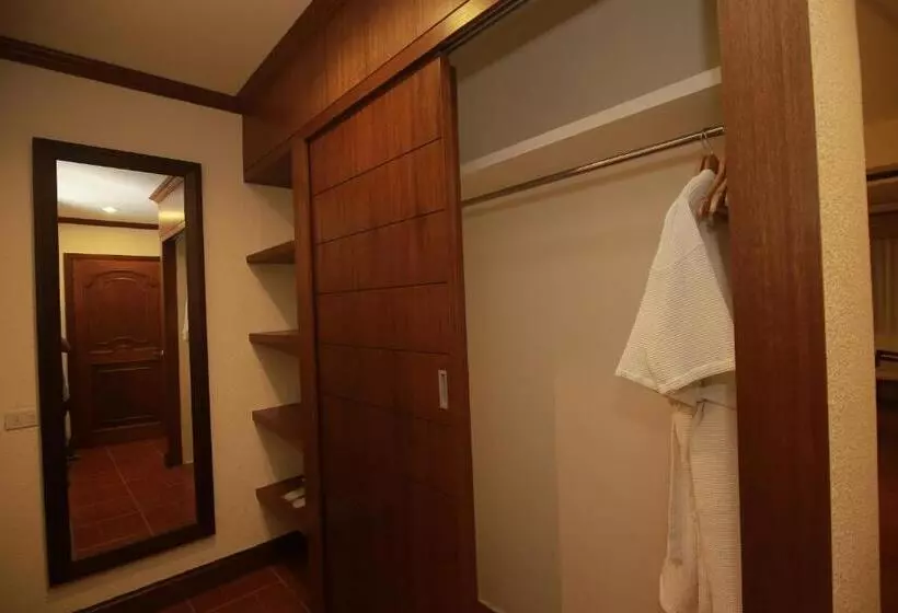 デラックスルーム, The Suites At Mount Malarayat