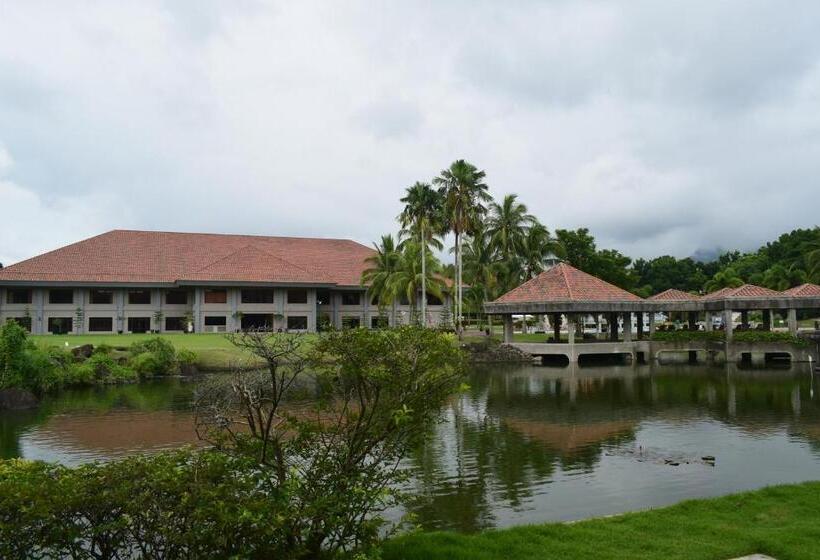 חדר דלוקס נוף לאגם, The Suites At Mount Malarayat