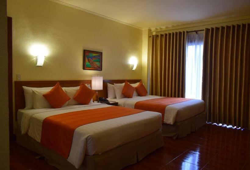 חדר דלוקס נוף לאגם, The Suites At Mount Malarayat