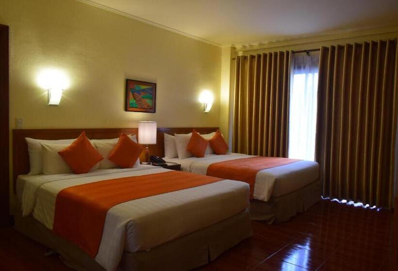 חדר דלוקס נוף לאגם, The Suites At Mount Malarayat