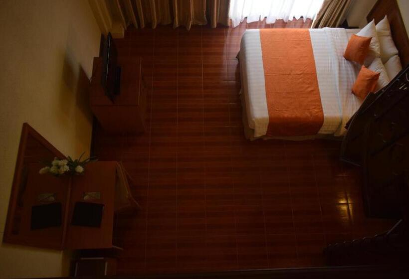 חדר סטנדרט נוף לגינה, The Suites At Mount Malarayat