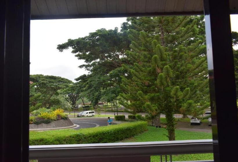 标准房带园景, The Suites At Mount Malarayat