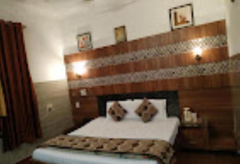 スタンダードルーム, Goroomgo Goverdhan Palace Mathura