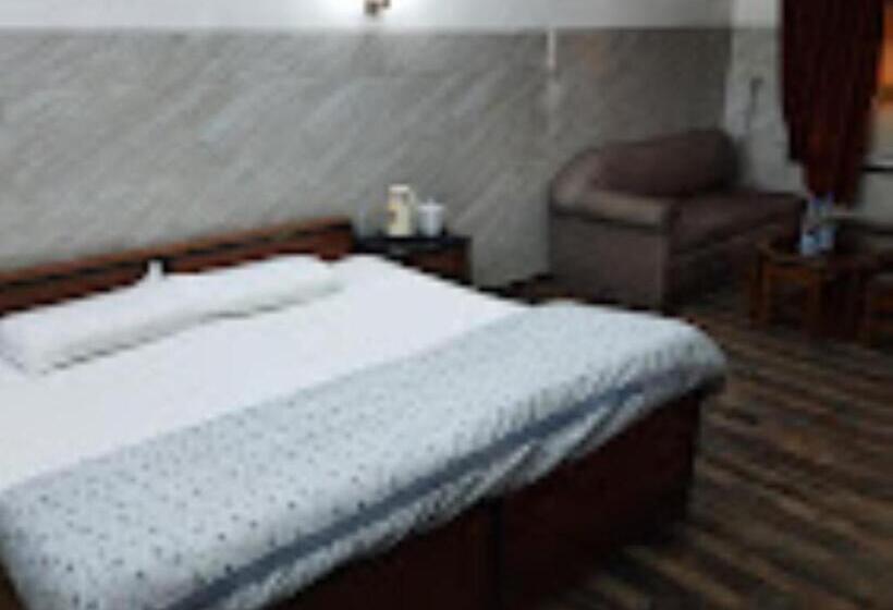 スタンダードルーム, Goroomgo Goverdhan Palace Mathura