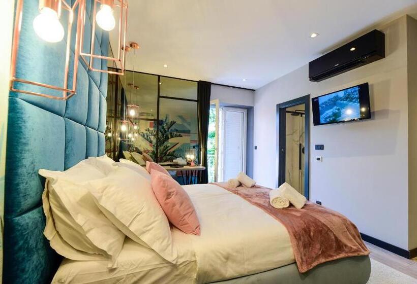 标准间带阳台, The Lion Rooms