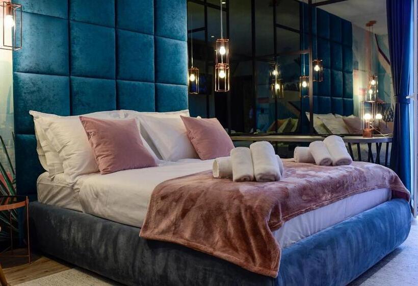 Номер Стандарт с Балконом, The Lion Rooms