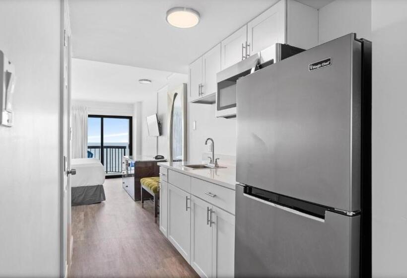 سوییت سوپریور, Grande Beach Resort