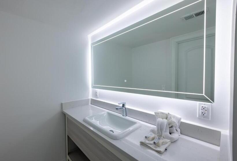 استودیوی سوپریور, Grande Beach Resort