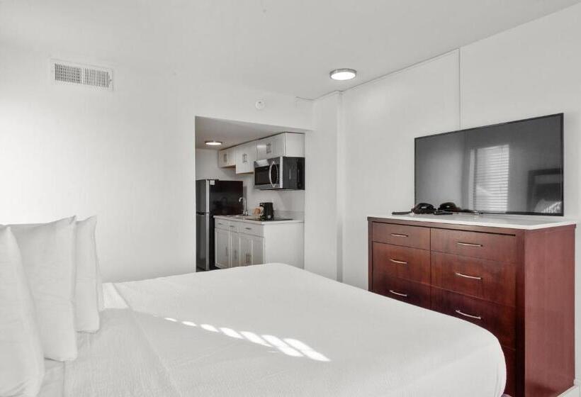 استودیوی سوپریور, Grande Beach Resort