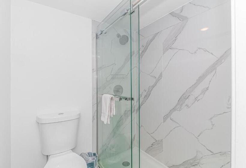 سوییت سوپریور, Grande Beach Resort