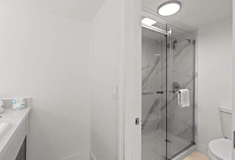 سوییت سوپریور با چشم‌انداز دریا, Grande Beach Resort