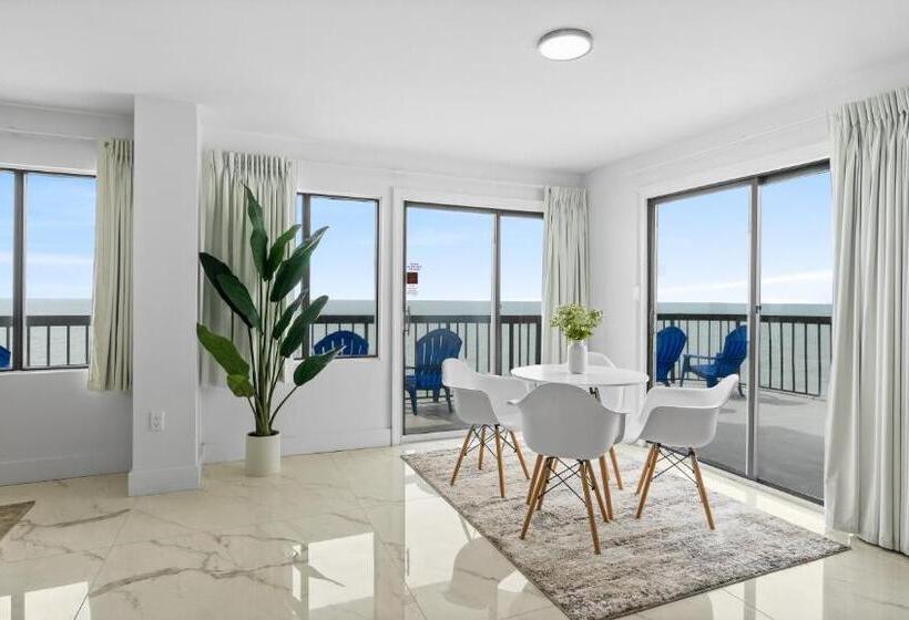 سوییت سوپریور با چشم‌انداز دریا, Grande Beach Resort