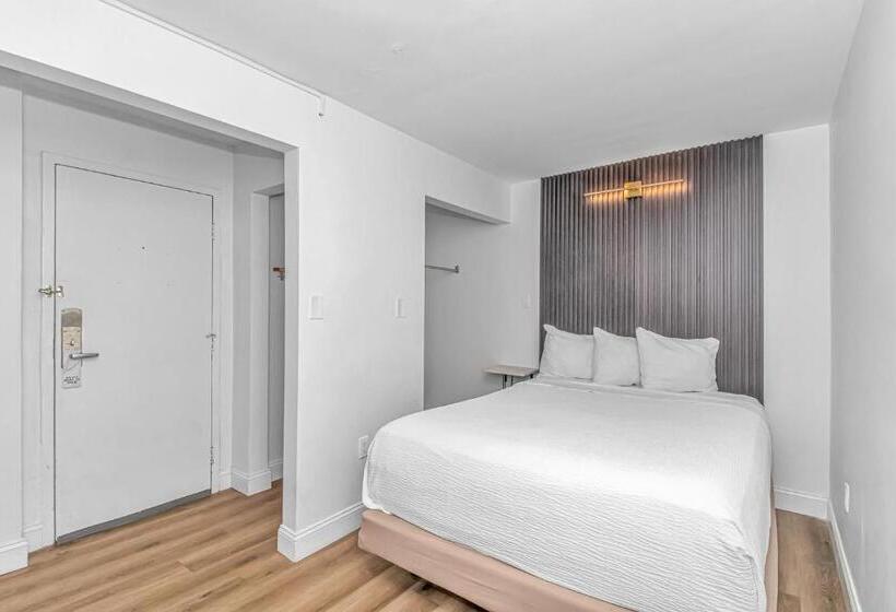 استودیوی سوپریور, Grande Beach Resort