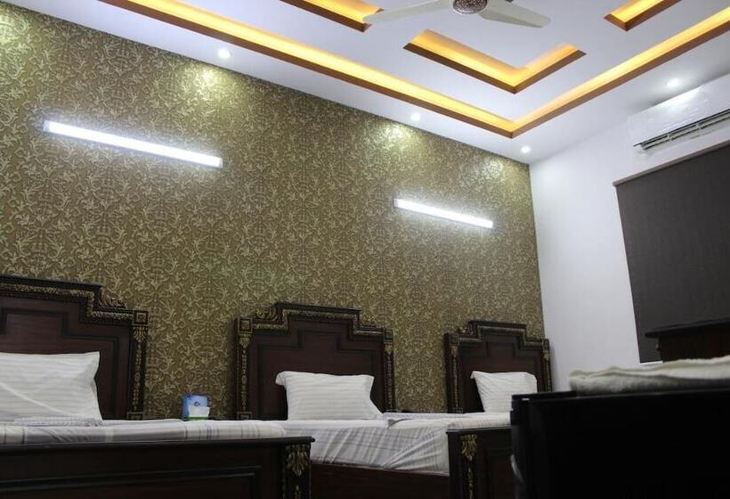 اتاق لوکس سه تخته, Patel Residency Guest House 2