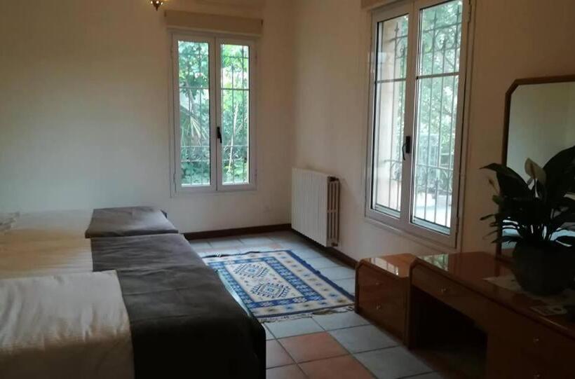 اتاق استاندارد سه نفره, Domaine De Chouchene