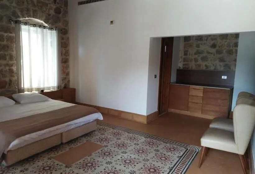اتاق لوکس, Domaine De Chouchene