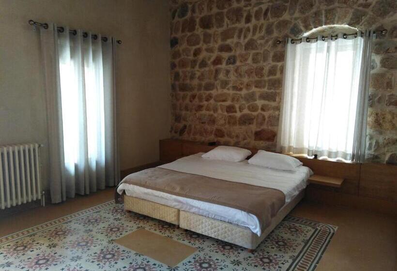 اتاق لوکس, Domaine De Chouchene