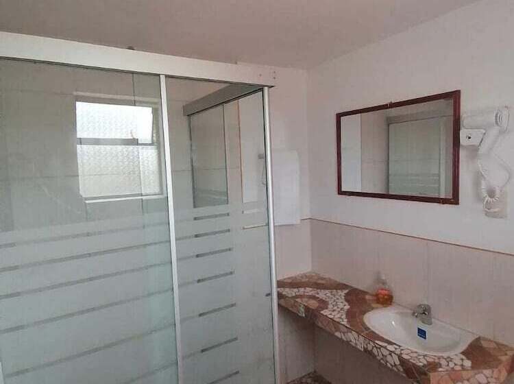 اتاق استاندارد سه نفره, Hostal Jallalla