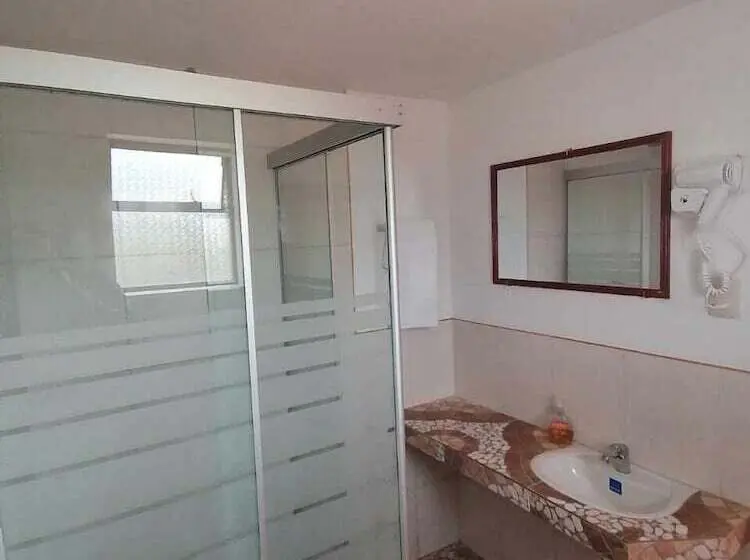 اتاق استاندارد سه نفره, Hostal Jallalla