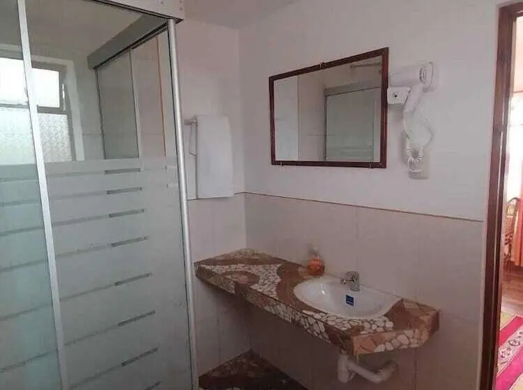 اتاق خانوادگی, Hostal Jallalla