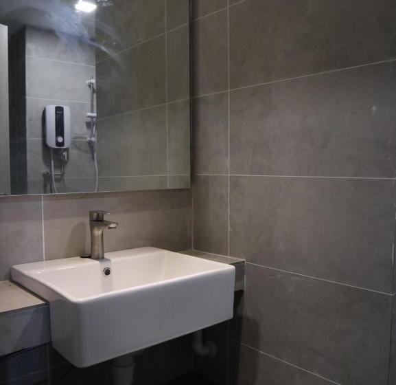 בית, 2 חדרי שינה, Roxy Sematan Villa & Townhouse