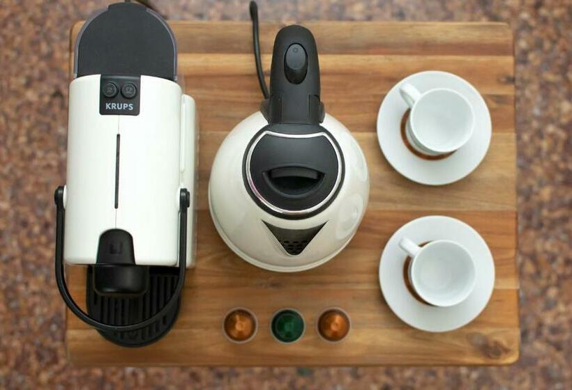 Family flat with sea view, Karayiannis