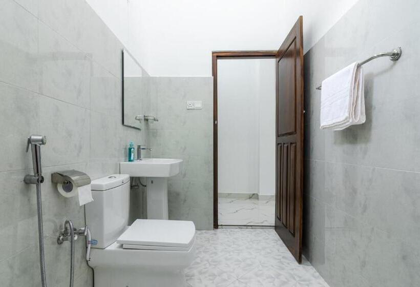 חדר סטנדרט עם מיטת קינג, Arugambay Resort