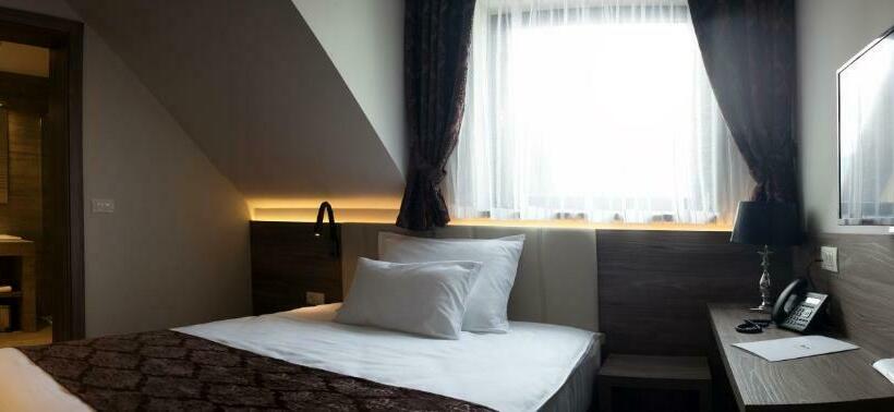 اتاق استاندارد یک نفره, Guesthouse Grof