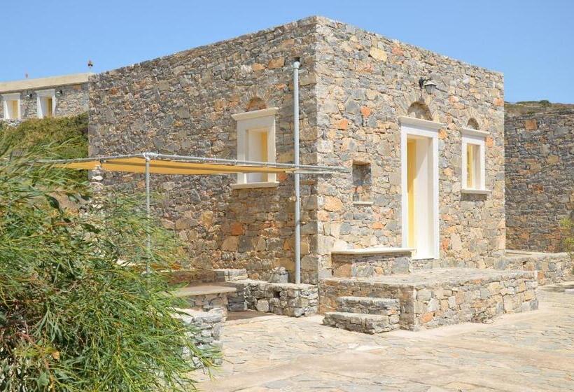 بنجلو قياسى مطلّ علي الحديقة, Archipelagos Boutique