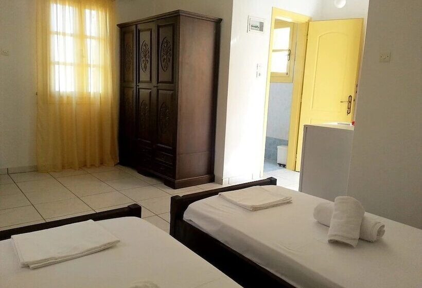 بنجلو قياسى مطل على البحر, Archipelagos Boutique