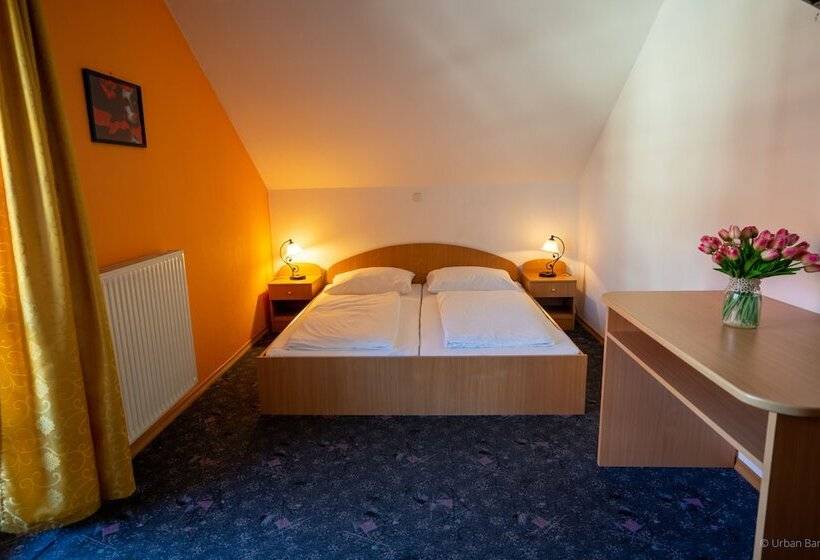 اتاق کلاسیک چهارنفره, Gostilna Logar