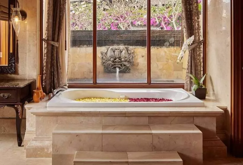 Villa 2 Makuuhuonetta Merinäkymä, Ayana Villas Bali