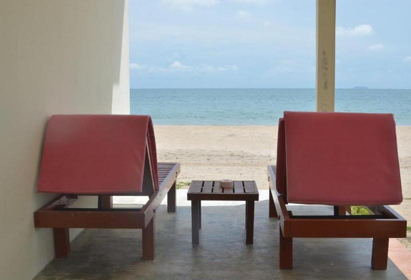 غرفة عائلية مطلّة علي البحر, Golden Bay Cottage   Sha Extra Plus