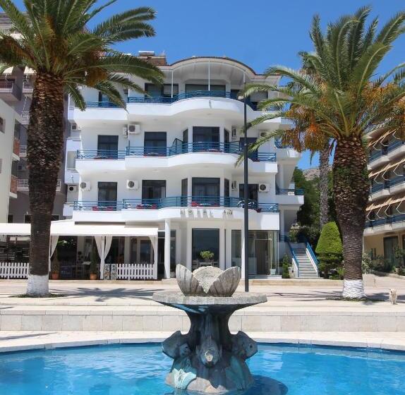 غرفة قياسية مطلّة علي البحر مزوَّدة بشُرفة, Ari